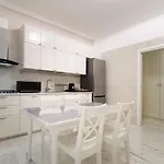 Domus Park Avenue בית אירוח *